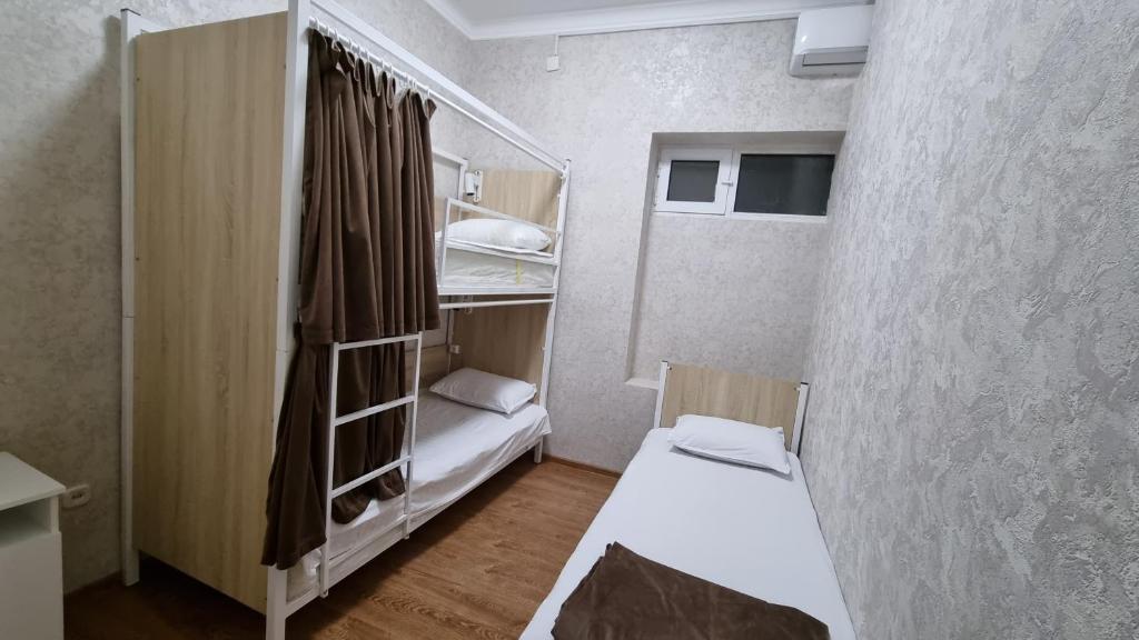 هتل هاستل مبوراک - Hostel Muborak