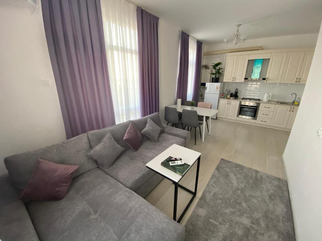 هتل آپارتمنت در نووم ژی کی آسلام با دید به گوری - Apartment в новом ЖК Ассалом с видом на горы