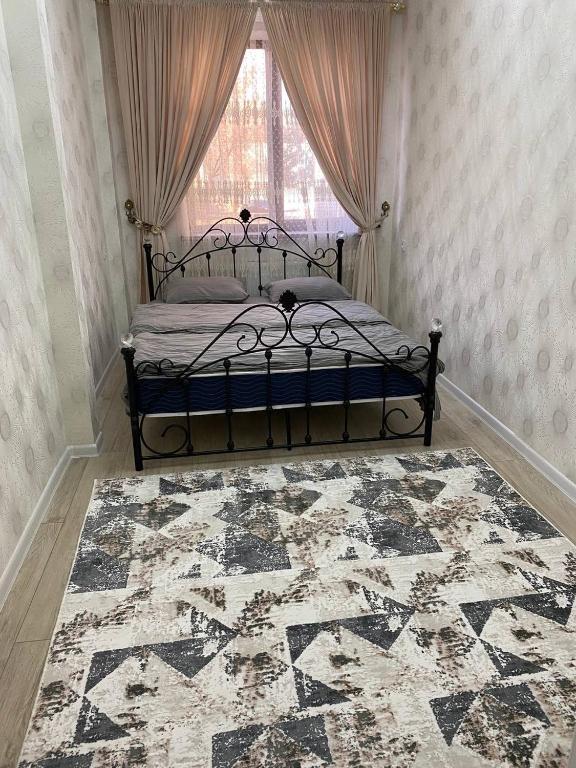 هتل هوم 3-خ کمناتنایا کواارتیراد Home 3-х комнатная квартира
