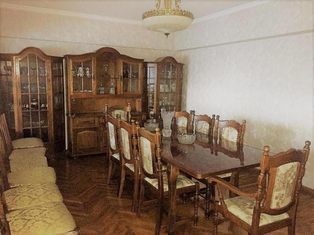 هتل اسپیشس اند کِوزی - Spacious and Cozy