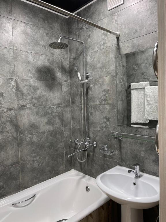هتل ۳ بدروومز آپارتمان لافت سنتر - 3 bedrooms Apartment Loft center