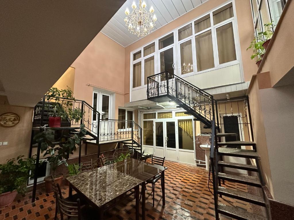 هتل گست هاوس چهره Guest house Chehra