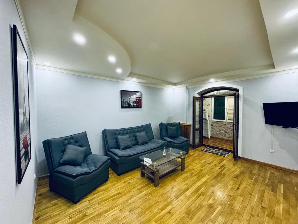 هتل کلاسیک فمیلی آپارت این د سنتر ویت 4 رومز - Classic Family Apart In The Center With 4 Rooms