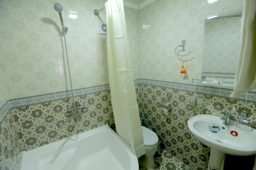 هتل پولواننzir گست هاوس Polvonnazir Guest House