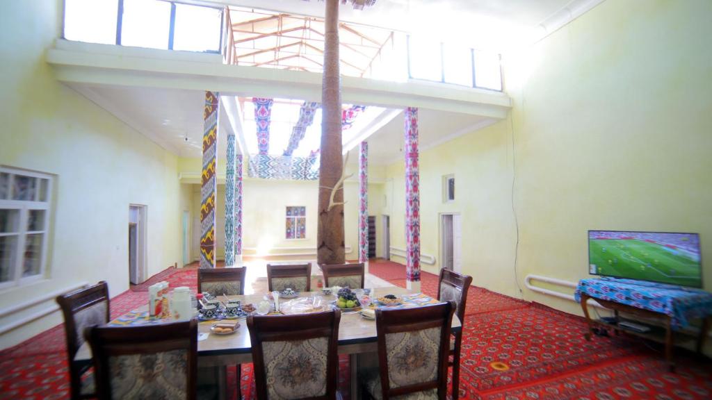 هتل کتلودق قدم مهمانخانه Qutlug Qadam Guest House