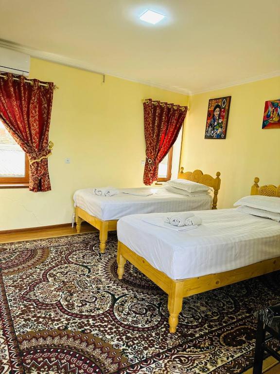 Parivash Guest House