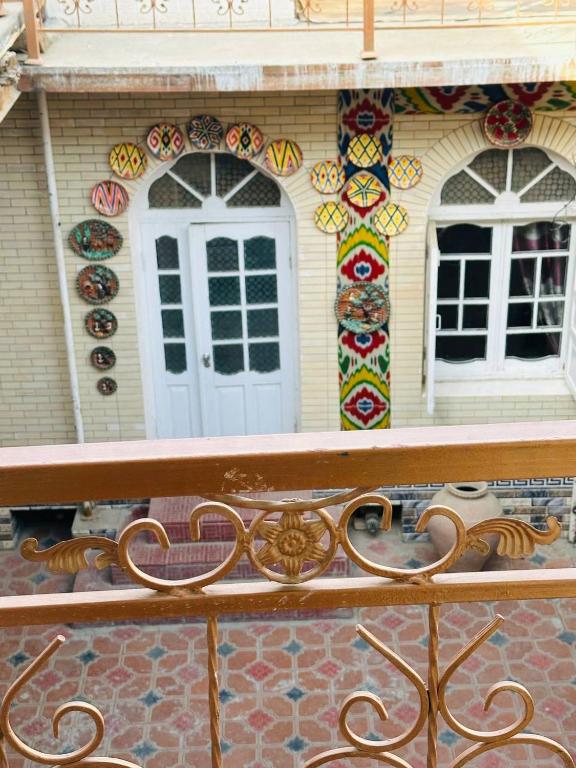 Parivash Guest House