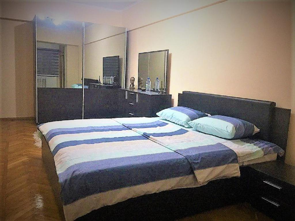 هتل اسپیشس آپارتمان این سنترال توریستیک لوکیشن - Spacious Apartment in Central Touristic Location