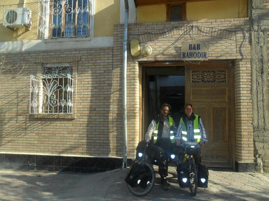 هتل گست هاوس بی اند بی باهار دیر Guest House B&B Bahodir