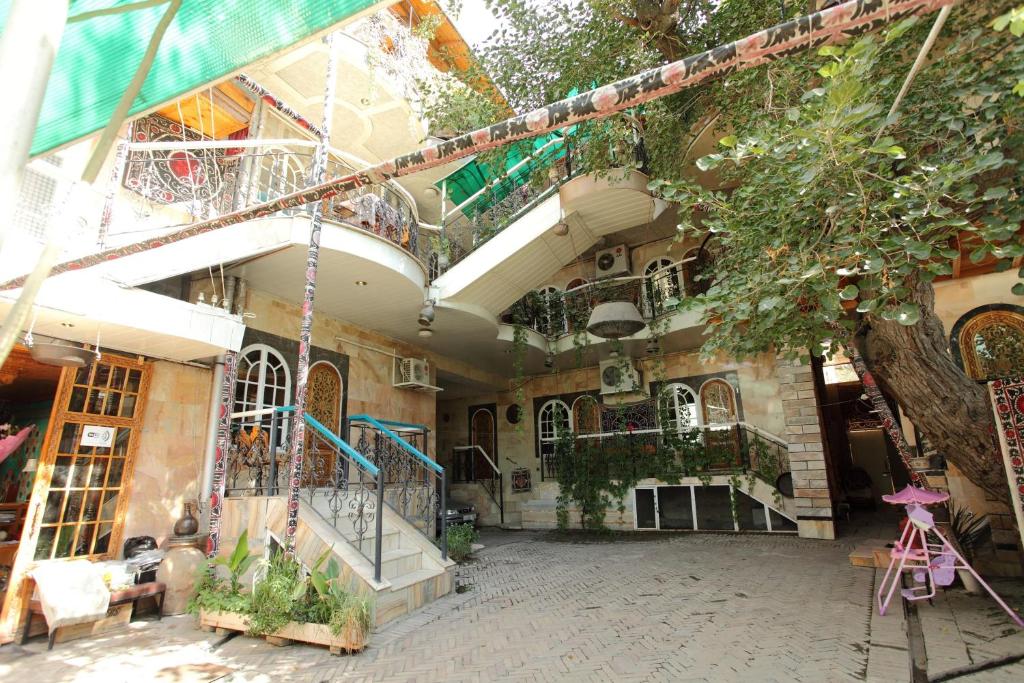 هتل فورکت گست هاوس Furkat Guest House