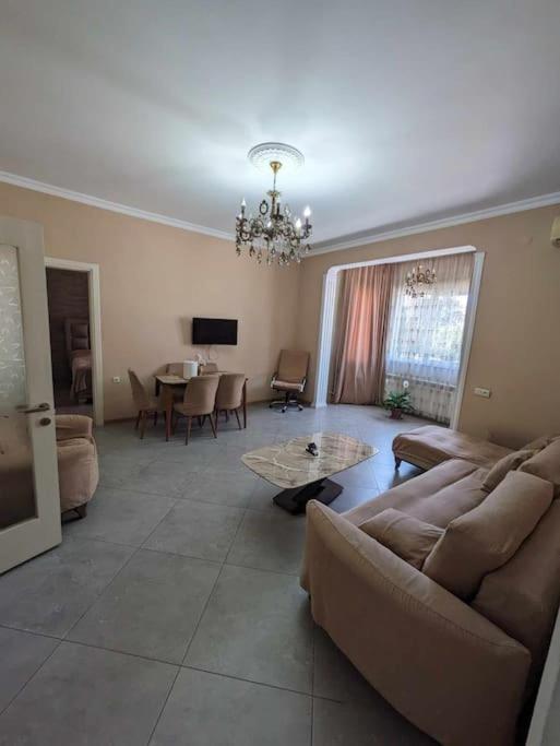 هتل باتومی آپارتمان فور سیکس پرسنز - batumi apartment for 6 persons