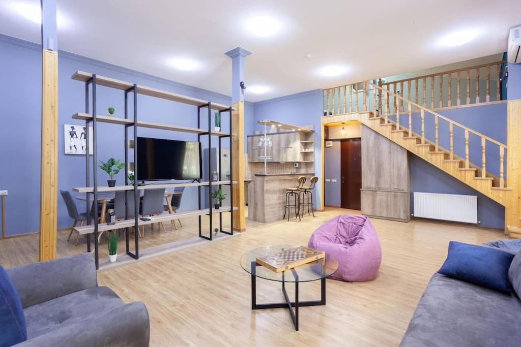 هتل آپارتمنت این د سنتر اف تفلیس - Apartment in the center of Tbilisi