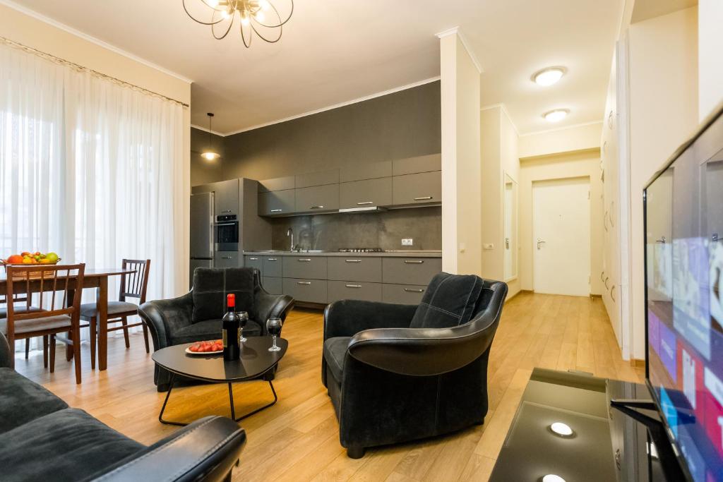 هتل لاکشری آکومودیشن - Luxury accommodation
