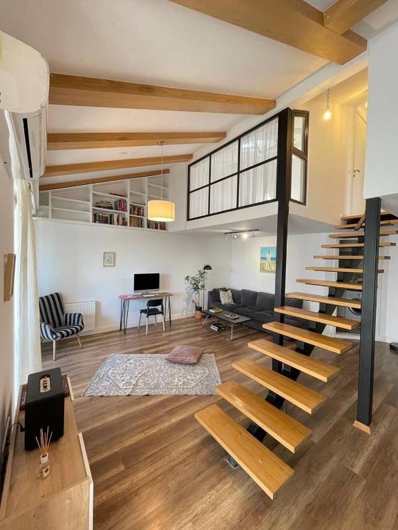 هتل کوزی فلت وید آمازینگ ویوز - cozy flat with amazing views