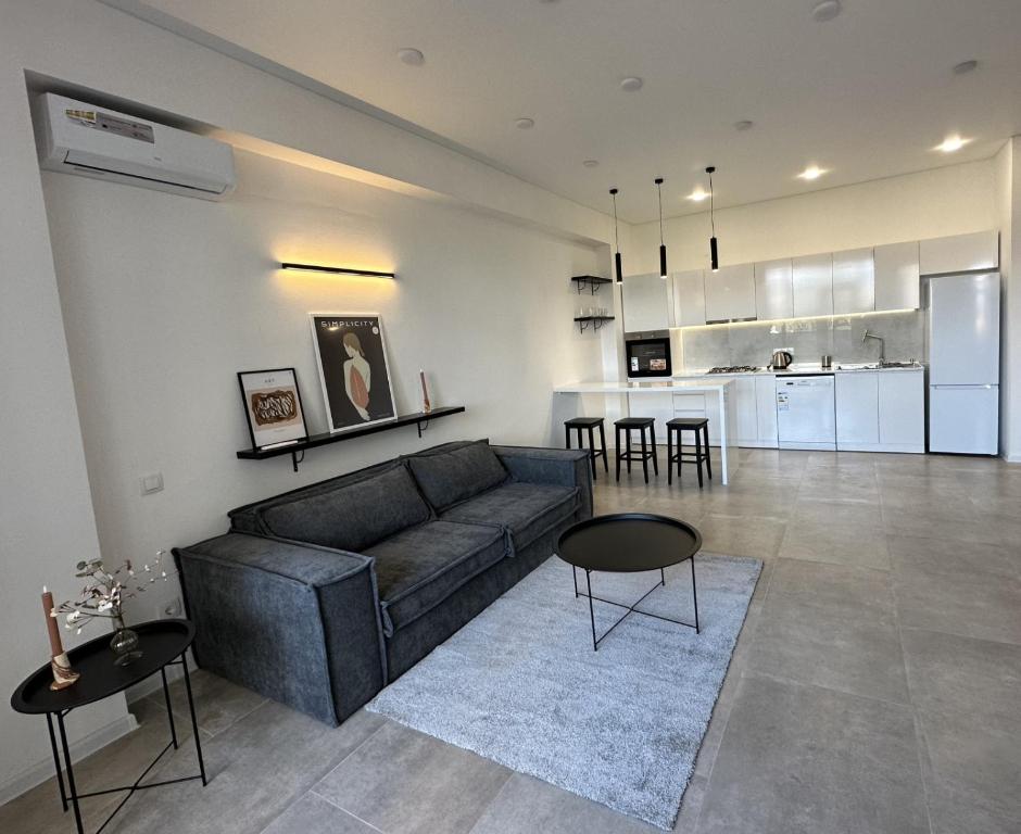 هتل دو بذروم آپارتمان در تبیلیسی - 2 bedroom apartment in Tbilisi