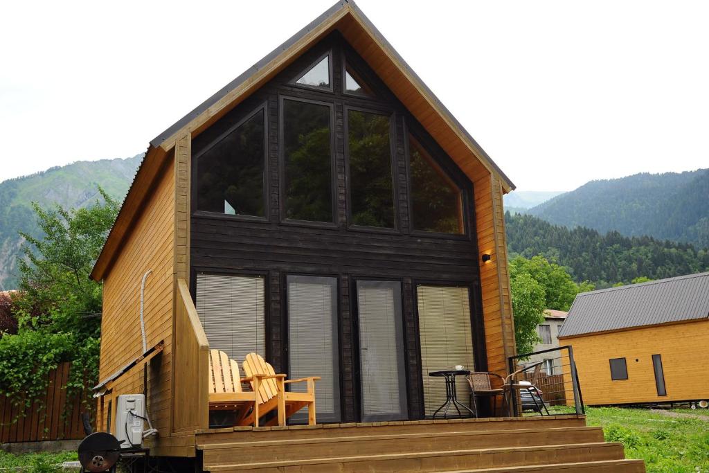 هتل آکسیژن اوتسرا کاتجز Oxygen Utsera Cottages