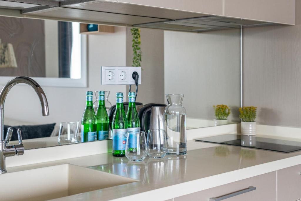 هتل سی ساید سینفونی سوئیت - الاینس پالاس - Seaside Symphony Suite - Alliance Palace