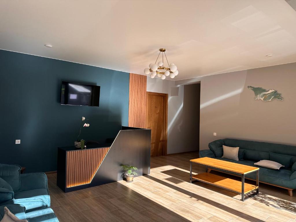 هتل مانتایم کازبگی Hotel Mountime Kazbegi