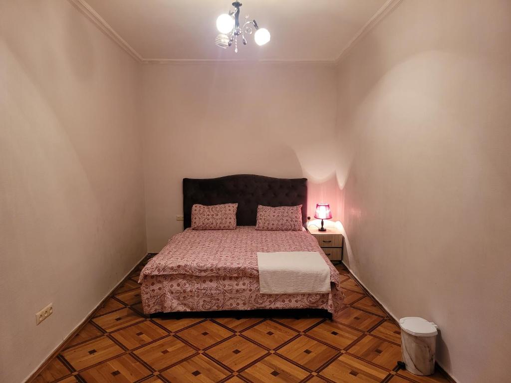 هتل 82 داویت آغماشنبلی آوه، تیبیلیسی - 82 Davit Aghmashenebeli Ave, T'bilisi