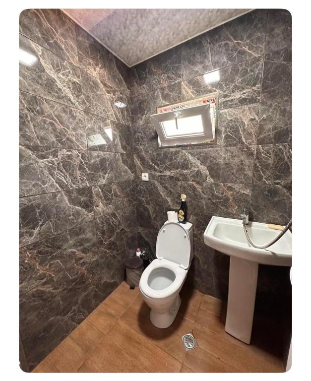 هتل کوتایسی ایرپورت گست هاوس Kutaisi airport guesthouse