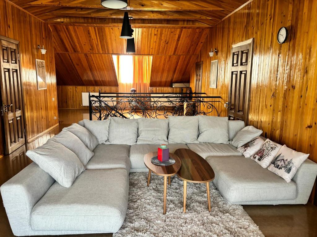 هتل وودن هاوس - Wooden House