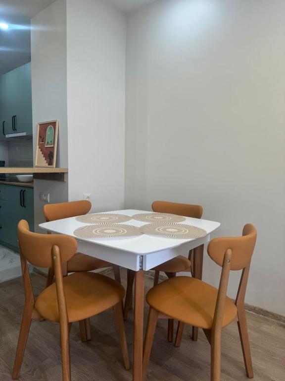 هتل دیکاس هوم - Dikas Home