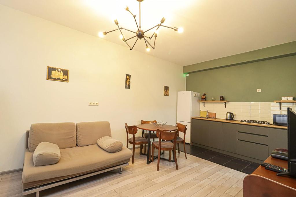 هتل کوزی 1BD آپارتمان در اولد تفلیس بای وی هاست - Cozy 1BD apartment in Old Tbilisi By Wehost