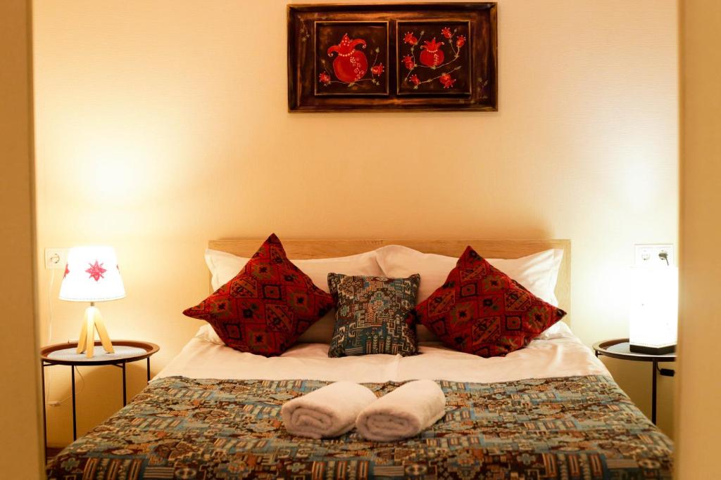 هتل کوزی آپارتمان این د هارت آف تیبیلیسی - Cozy Apartment in the heart of Tbilisi.