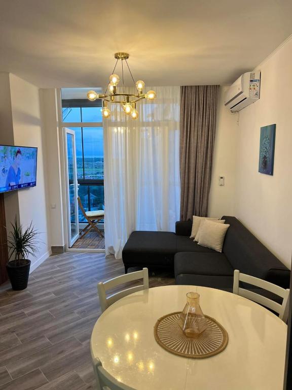 هتل رلاکس بای د سی - Relax by the sea