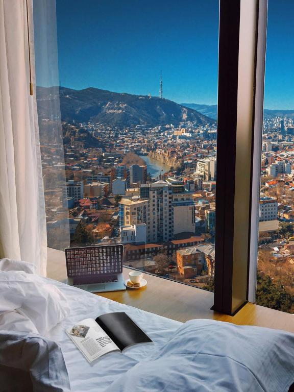 هتل سنتر سوئیتز هیلتون آپارتمان Center Suites Hilton Apartment