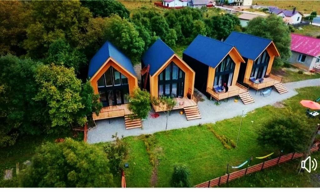 هتل ۴ شاله ریزورت ویکند برژومی تسمی 4 Chalet Resort Weekend Borjomi Tsemi