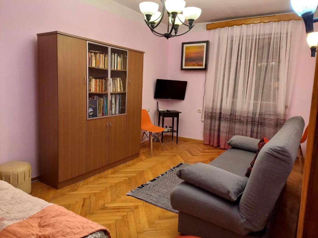 هتل فیل اَت هوم - Feel at home