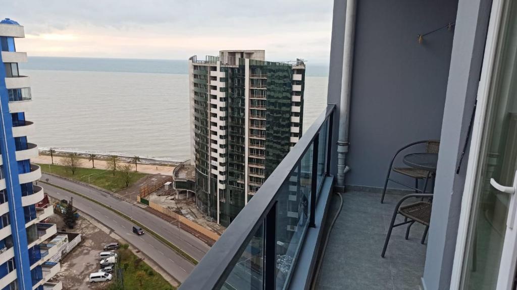 هتل آپارتمنتز بات باتومی ام ام - Apartments Bat Batumi MM