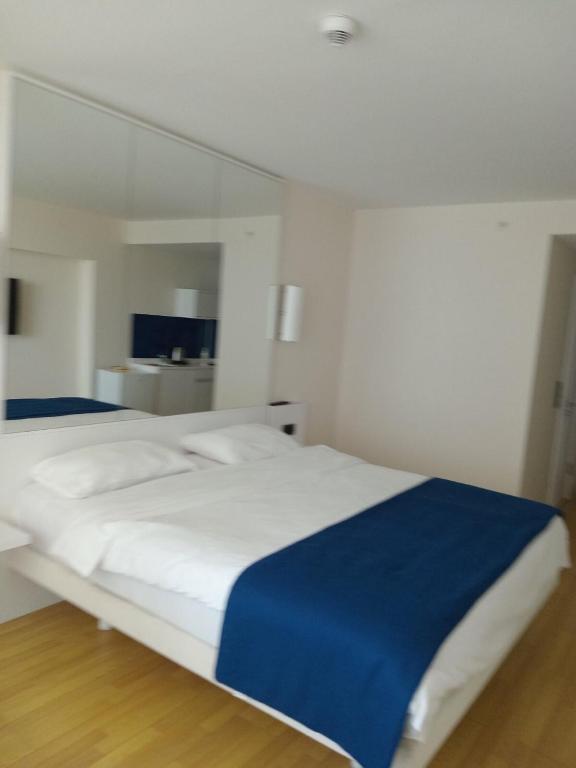هتل اوربی سیتی آپارتمانز - ORBI City Apartments