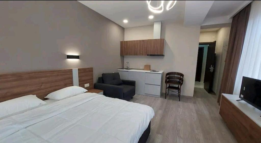 هتل کوزی اند لاولی آپارتمان - Cozy and Lovely apartmemt