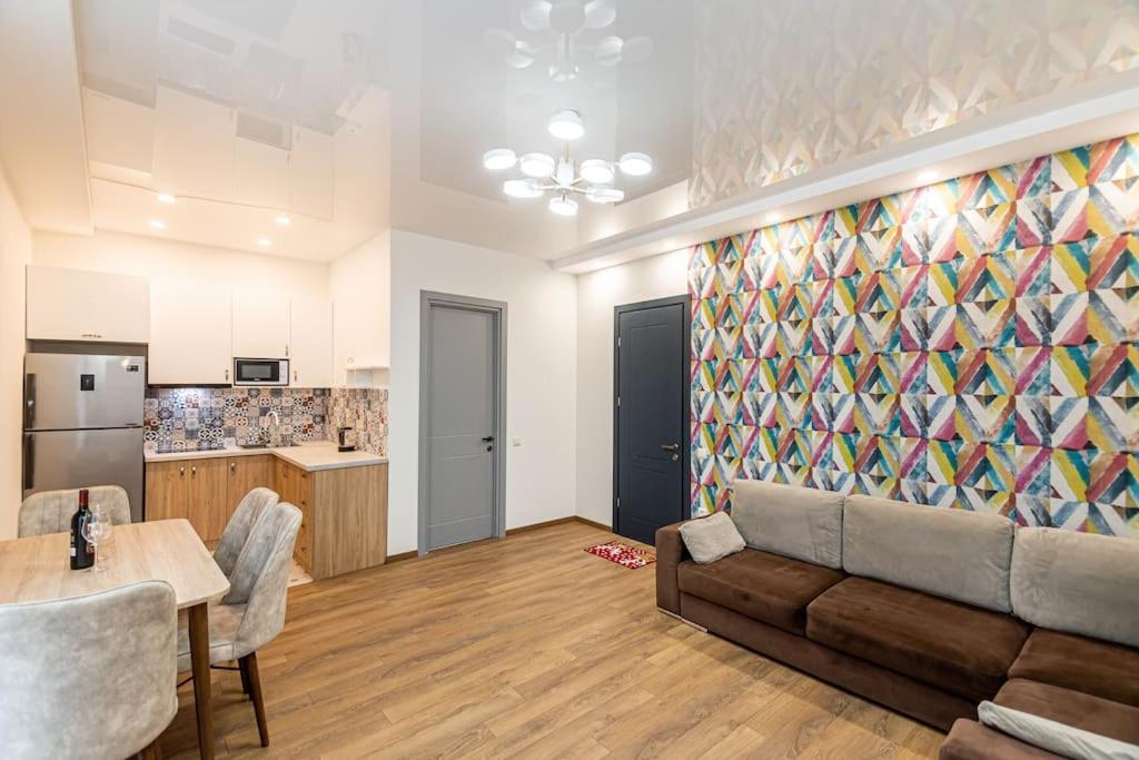 هتل یونیک پلیس این اولد تیبیلیسی، فلت ۳ - Unique place in old Tbilisi, flat 3