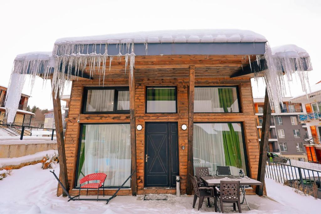 هتل کوهتا کاتج - Kokhta Cottage
