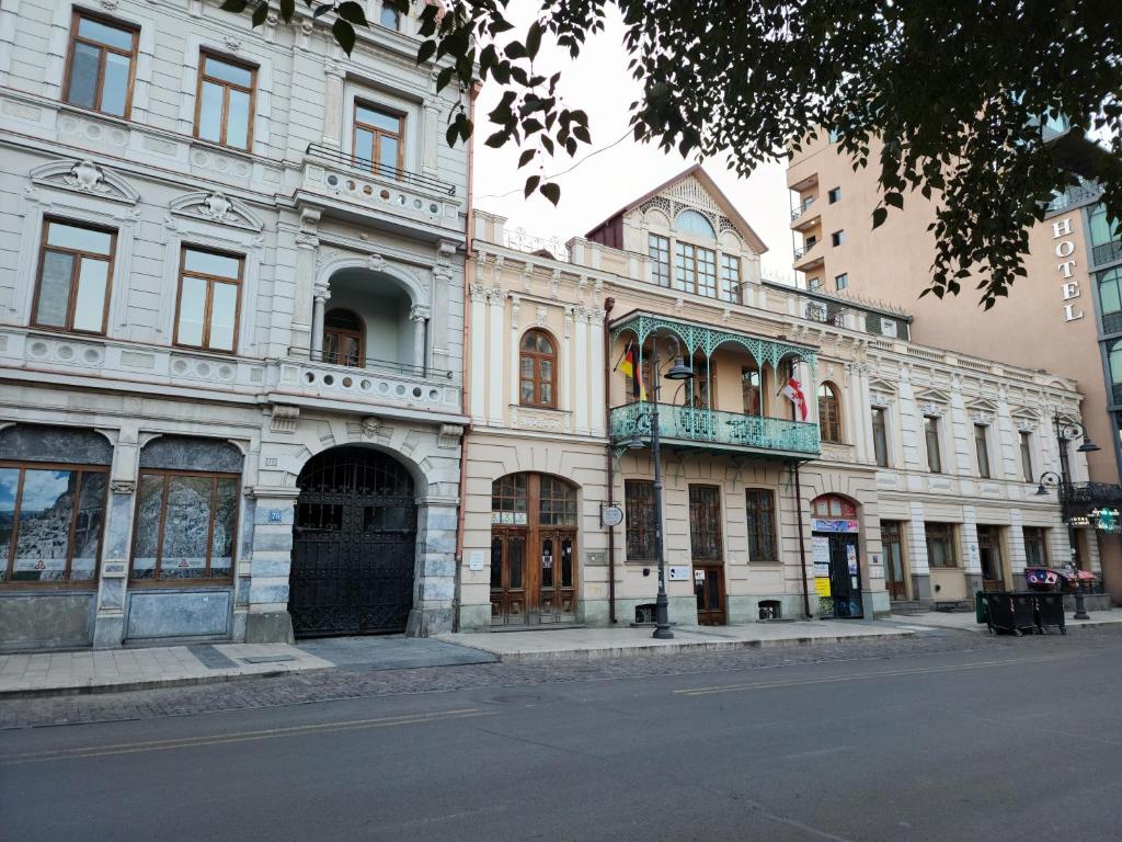 هتل گالری آپارتمان - Gallary Apartment