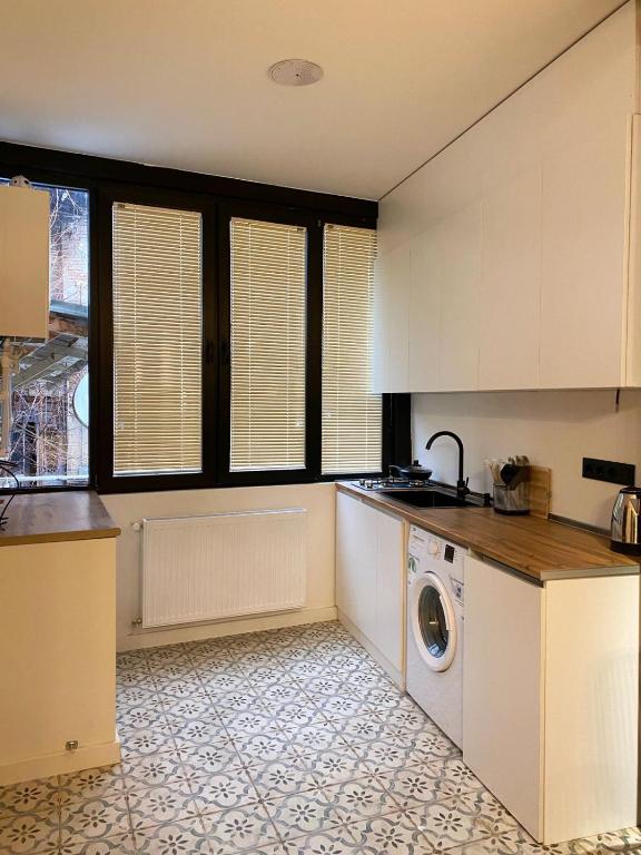 هتل شارمینگ هیستوریک آپارتمان اف 2 - Charming Historic Apartment F2