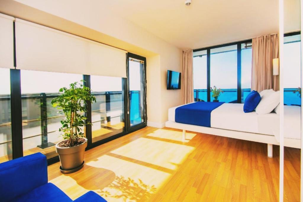 هتل اوربی سیتی - سی ساید آپارتمانز ORBI CITY - Sea Side Apartments
