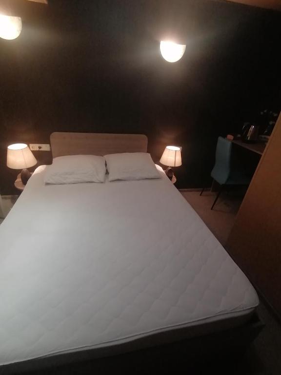 هتل وی آی پی آپارت ۷۰۹ - VIP apart 709