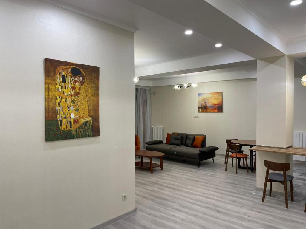 هتل آپارتمنت این شروشای استیت - apartment in shrosha st.