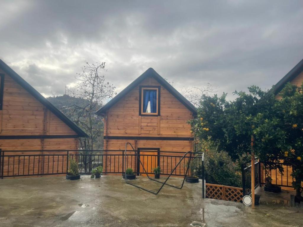 هتل دایسی کاتج - Daisi Cottage