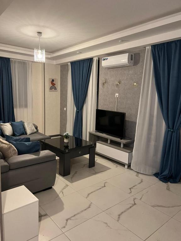 هتل تو-بدرووم آپارتمان این سا بورتالو دیستریکت - Two-Bedroom Apartment in Saburtalo District