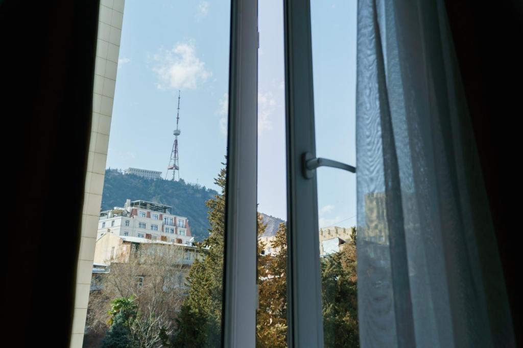 هتل لفت بای لاپارتمن تیبیلیسی آن فریدام اسکوئر - Loft by L'appartement Tbilisi on Freedom Square