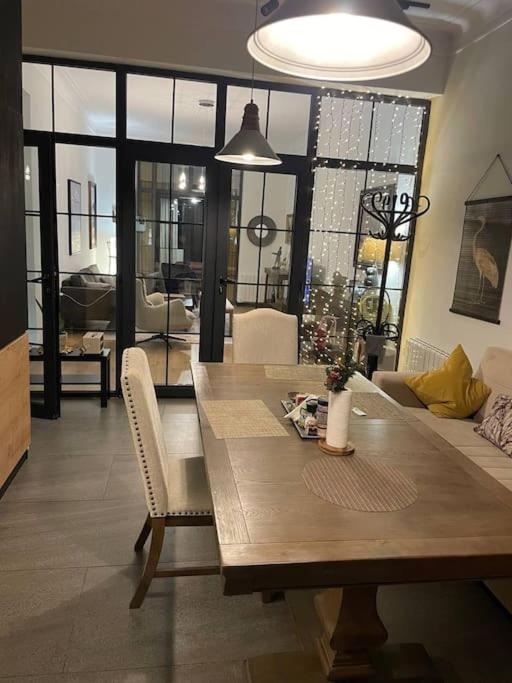هتل کوزی آپارتمان این وکه - Cozy Apartment In Vake
