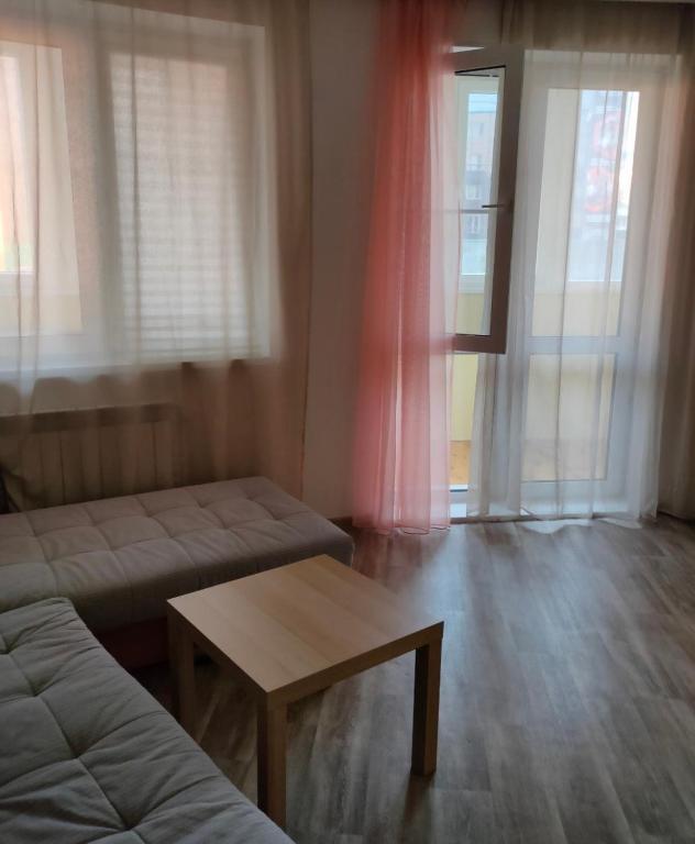 هتل وی آی پی آپارت 379 - VIP apart 379