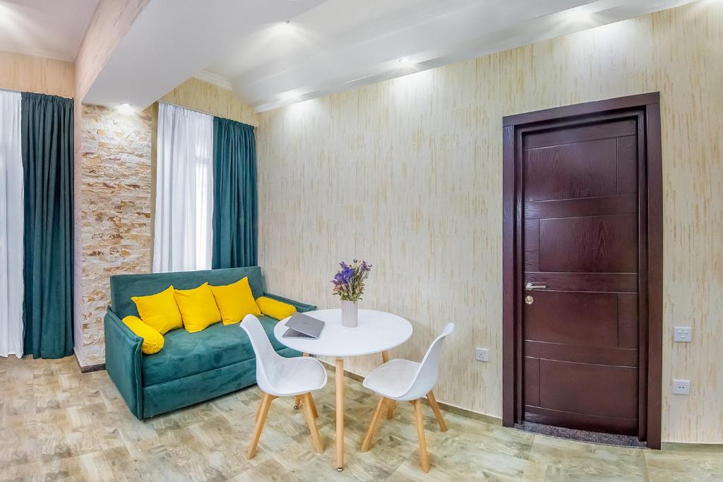 هتل اچ بی آپارتمان ها اینگورکوا - HB apartments Ingorokva