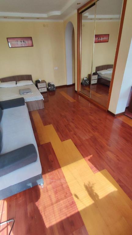 هتل وی آی پی آپارت 283 - VIP apart 283