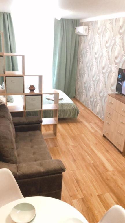 هتل وی آیش پی آپارت 269 - VIP apart 269